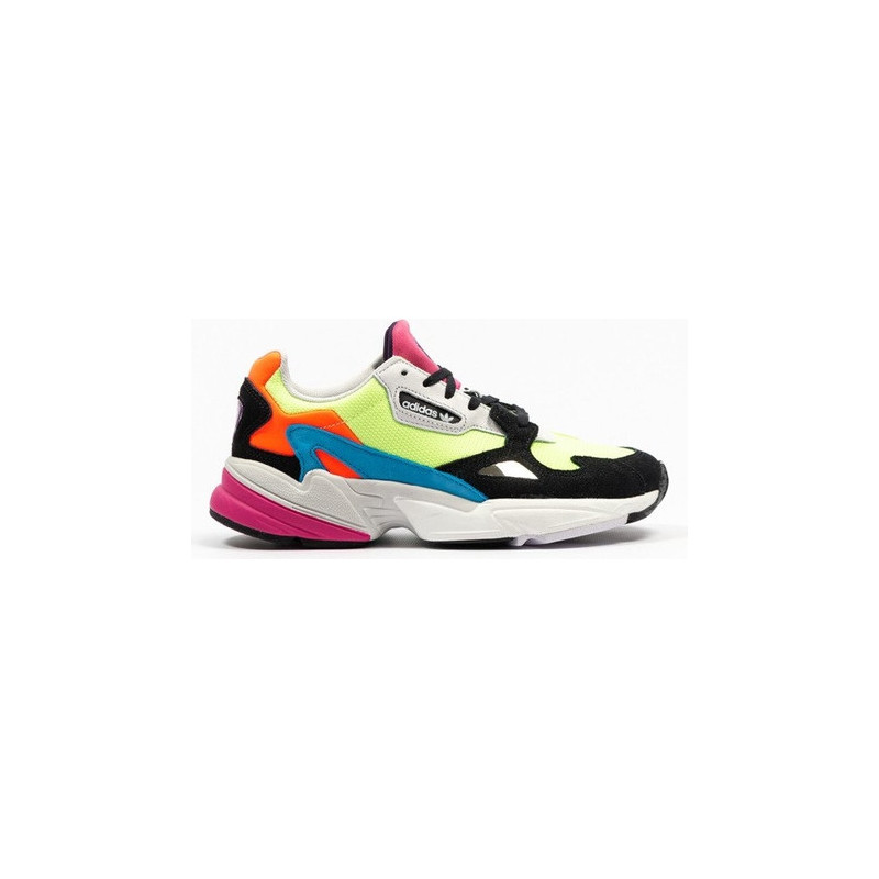 Sneakersy Adidas Originals sznurowane z płaską podeszwą