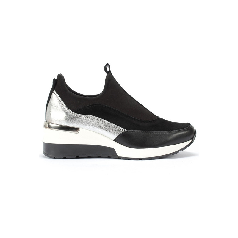 Sneakersy Domeno z płaską podeszwą