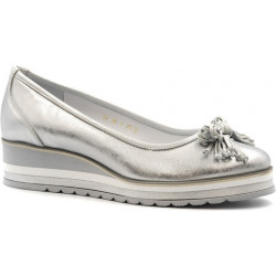 Srebrne baleriny Neścior w stylu casual ze skóry