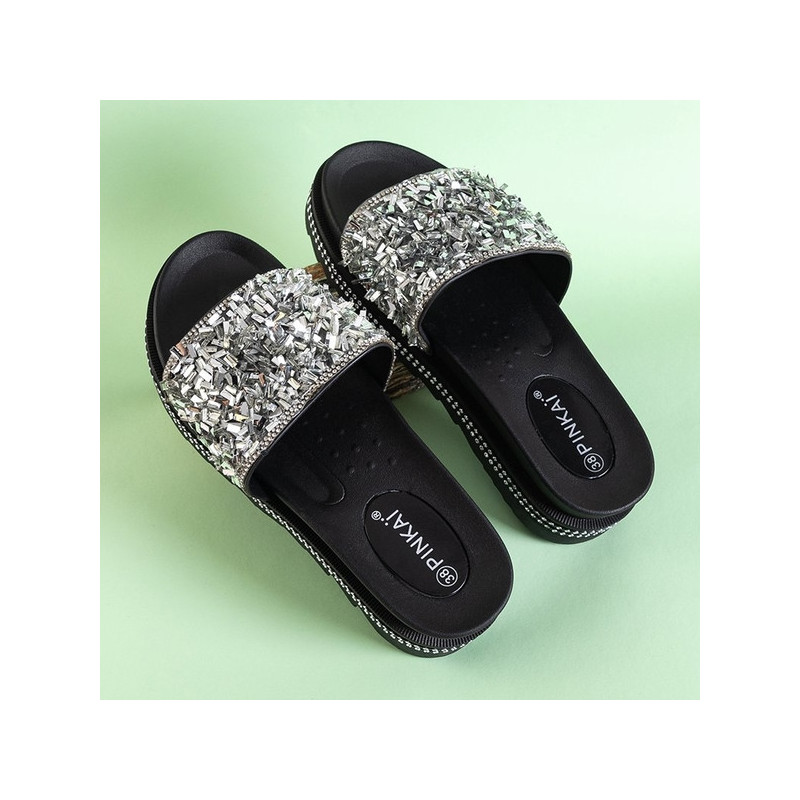 Srebrne klapki Royalfashion.pl na platformie w stylu casual