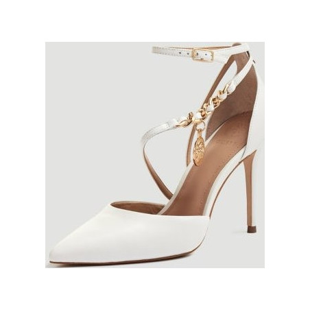 Szpilki Guess ze spiczastym noskiem w stylu klasycznym na szpilce