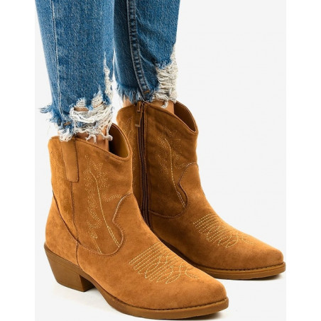 Botki Gemre.com.pl na obcasie z zamszu w stylu boho