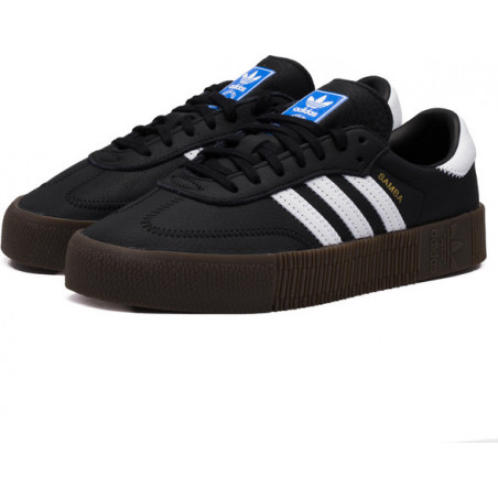 Trampki Adidas Originals z płaską podeszwą sznurowane w sportowym stylu