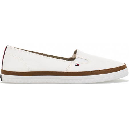 Trampki Tommy Hilfiger z płaską podeszwą w street stylu