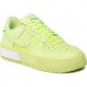 Zielone buty sportowe Nike w sportowym stylu