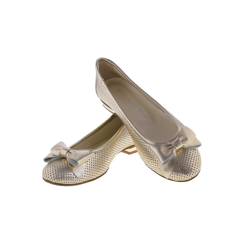 Złote baleriny Lafemmeshoes w stylu klasycznym