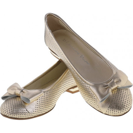 Złote baleriny Lafemmeshoes w stylu klasycznym