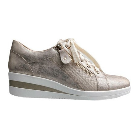 Złote półbuty Go Soft w stylu casual