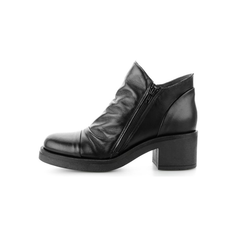 Botki prima moda bez wzorów