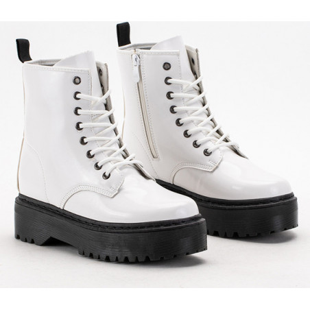 Botki Royalfashion.pl w stylu casual sznurowane lakierowane