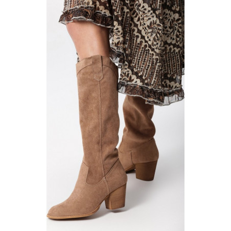 Brązowe botki born2be na obcasie w stylu boho
