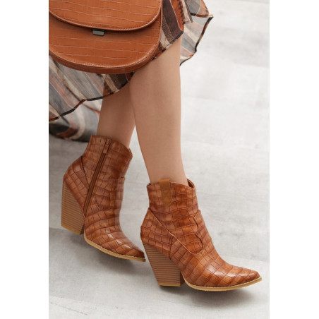 Brązowe botki born2be na obcasie w stylu boho na zamek