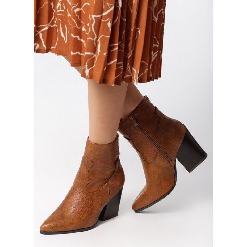 Brązowe botki born2be w stylu boho