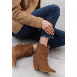 Brązowe botki born2be w stylu boho na zamek na obcasie