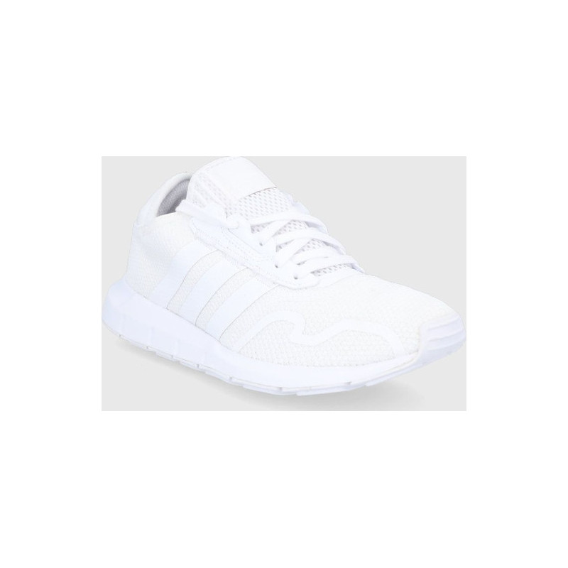 Buty sportowe Adidas Originals w sportowym stylu