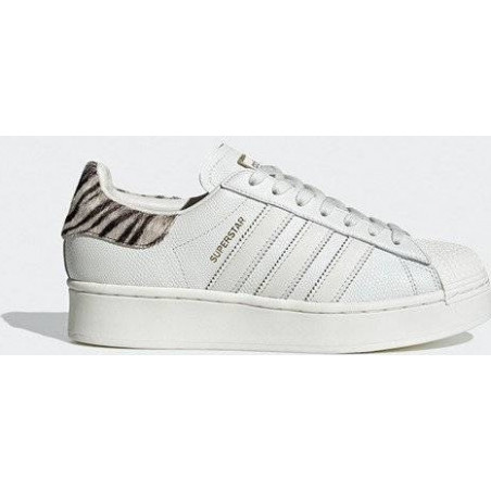 Buty sportowe Adidas Originals w sportowym stylu sznurowane