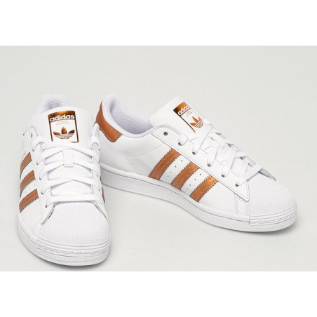 Buty sportowe Adidas Originals ze skóry sznurowane w sportowym stylu