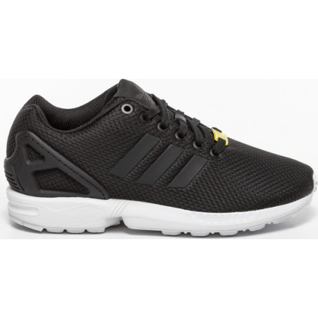 Buty sportowe Adidas z płaską podeszwą sznurowane w sportowym stylu