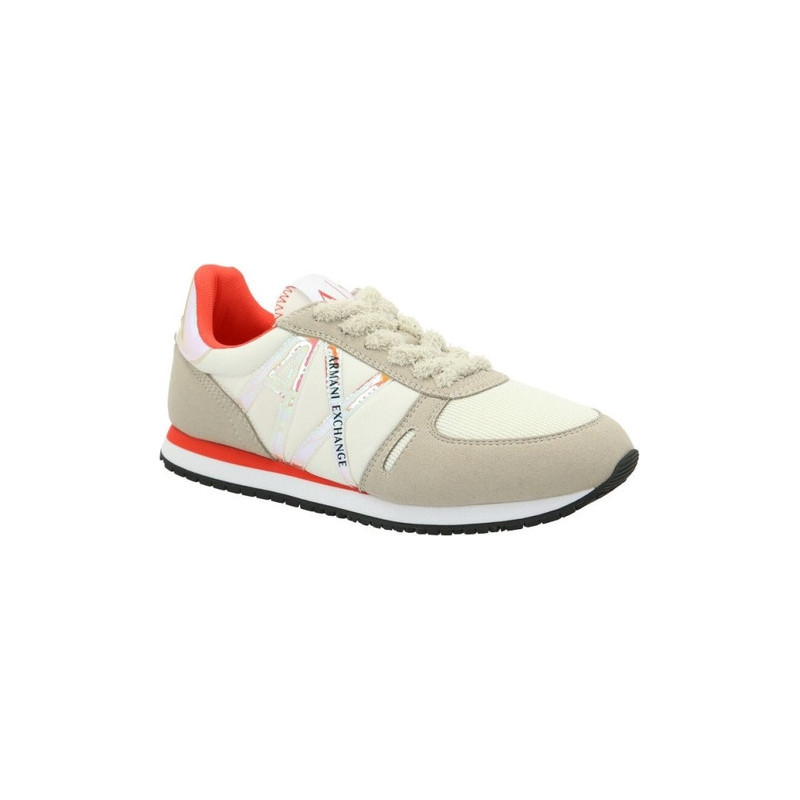 Buty sportowe Armani Exchange w sportowym stylu z płaską podeszwą
