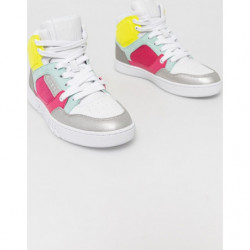 Buty sportowe Guess sznurowane