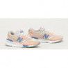 Buty sportowe New Balance sznurowane w sportowym stylu z płaską podeszwą