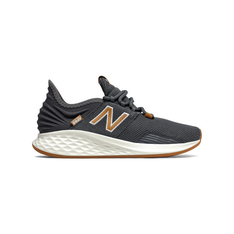 Buty sportowe New Balance sznurowane z płaską podeszwą