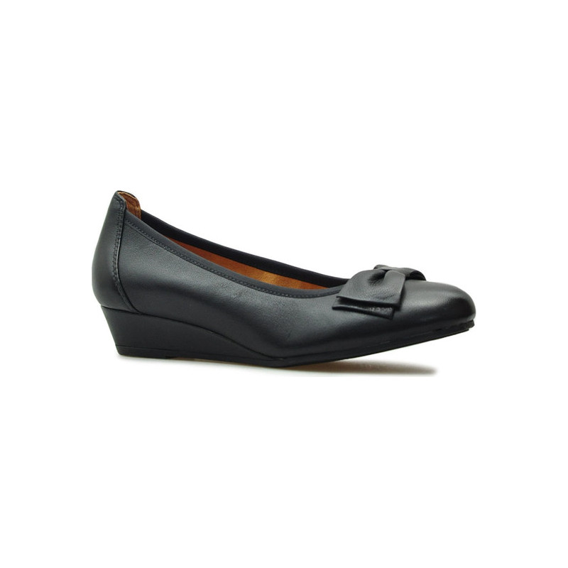 Baleriny Caprice ze skóry w stylu casual