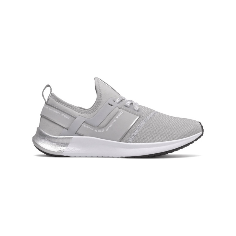 Buty sportowe New Balance z płaską podeszwą sznurowane w sportowym stylu