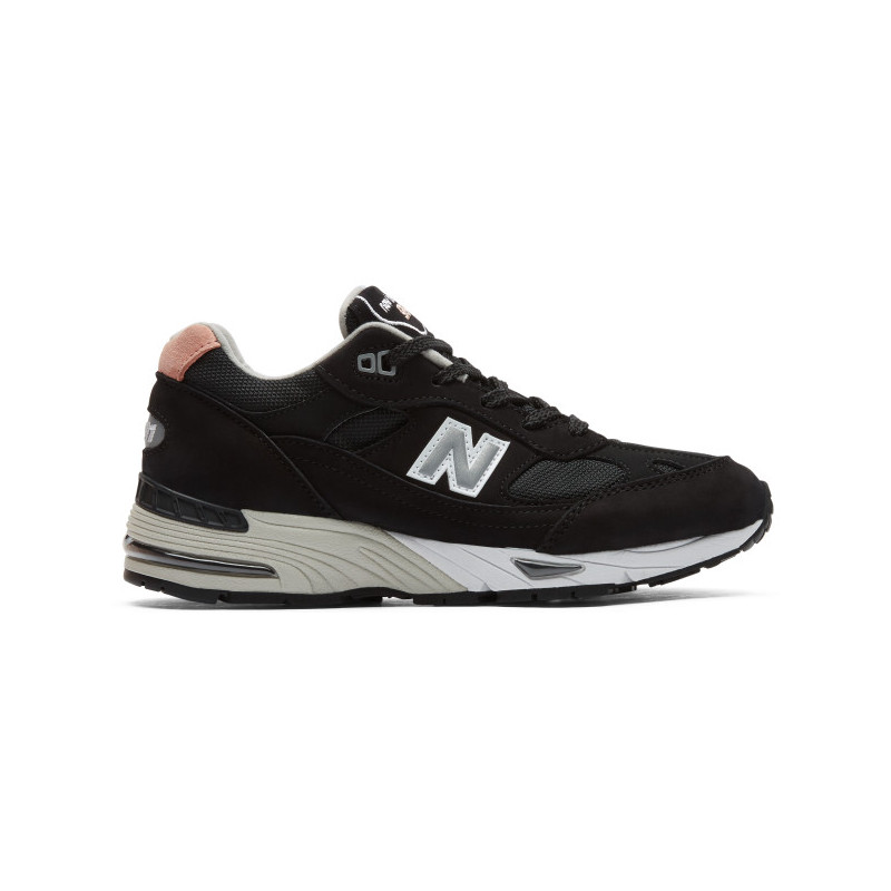 Buty sportowe New Balance z płaską podeszwą sznurowane z zamszu
