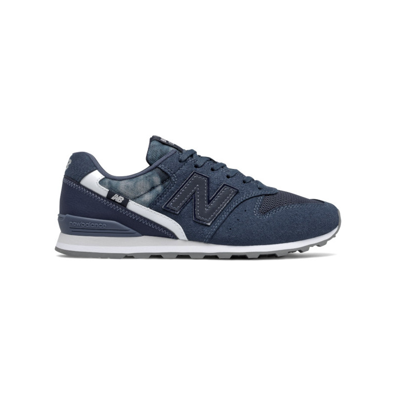 Buty sportowe New Balance z zamszu sznurowane z nadrukiem