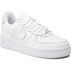 Buty sportowe Nike sznurowane w sportowym stylu z płaską podeszwą