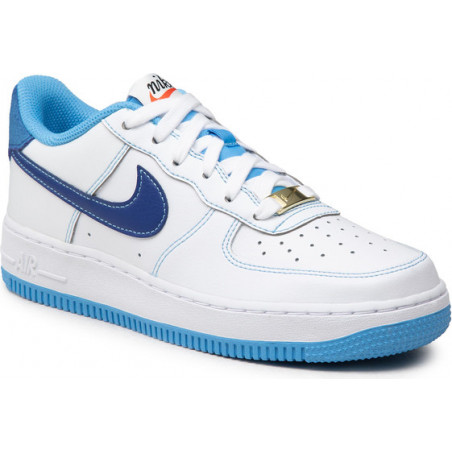 Buty sportowe Nike z płaską podeszwą sznurowane w sportowym stylu