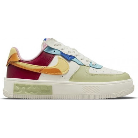Buty sportowe Nike z płaską podeszwą w sportowym stylu sznurowane