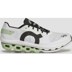 Buty sportowe On Running w sportowym stylu sznurowane