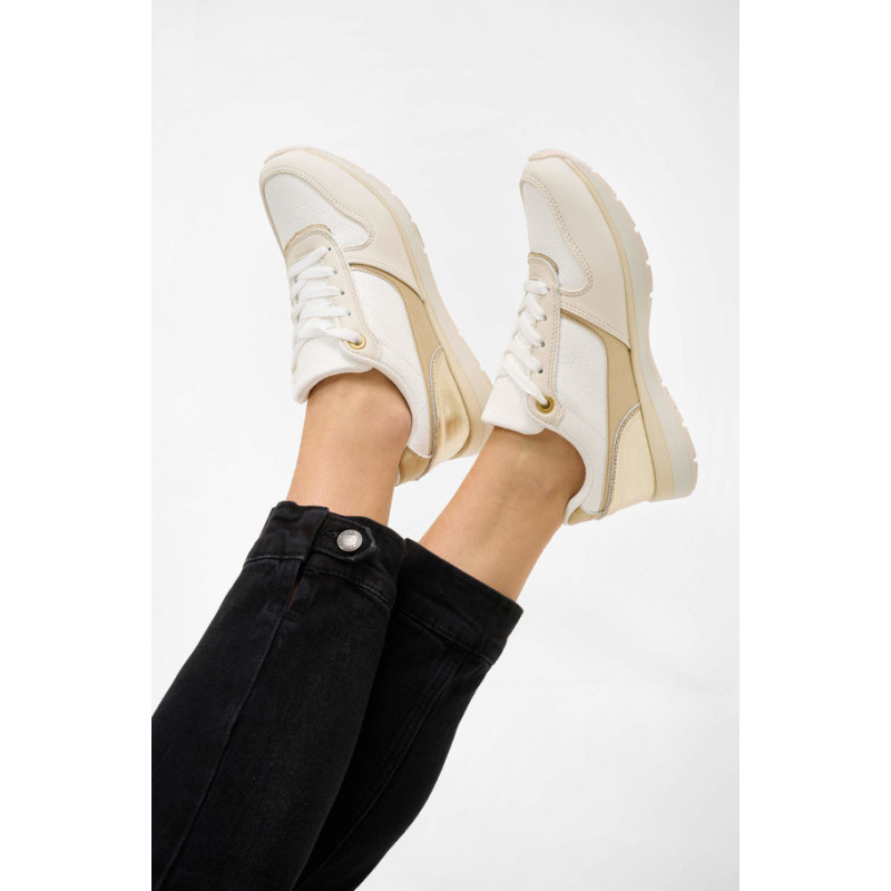 Buty sportowe ORSAY z płaską podeszwą sznurowane