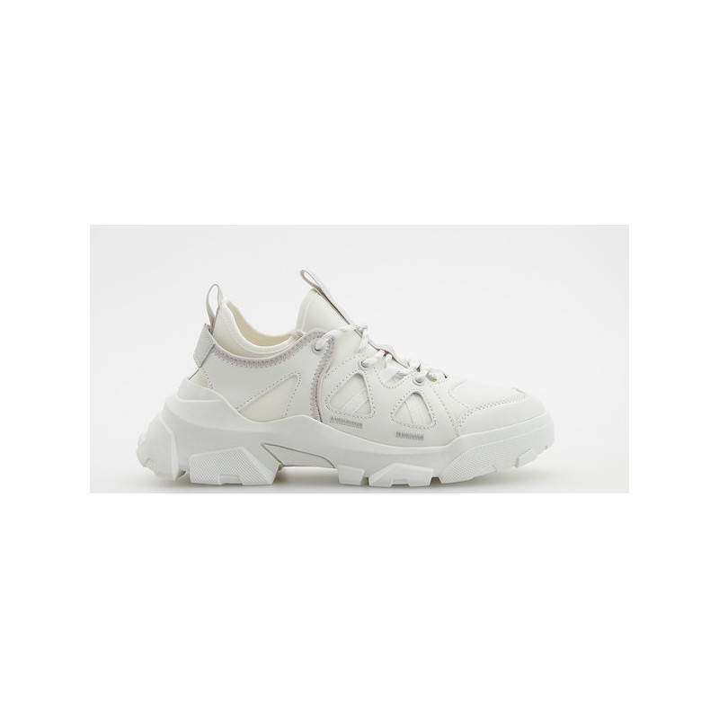 Buty sportowe Reserved sznurowane