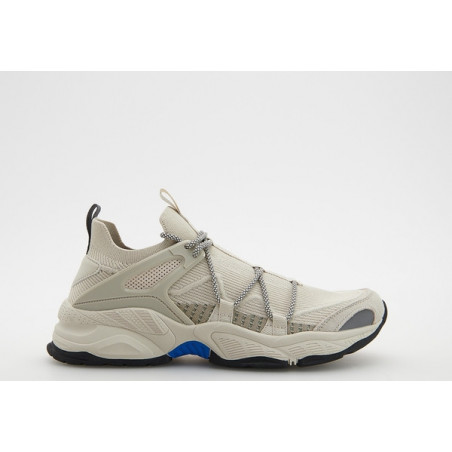Buty sportowe Reserved w sportowym stylu