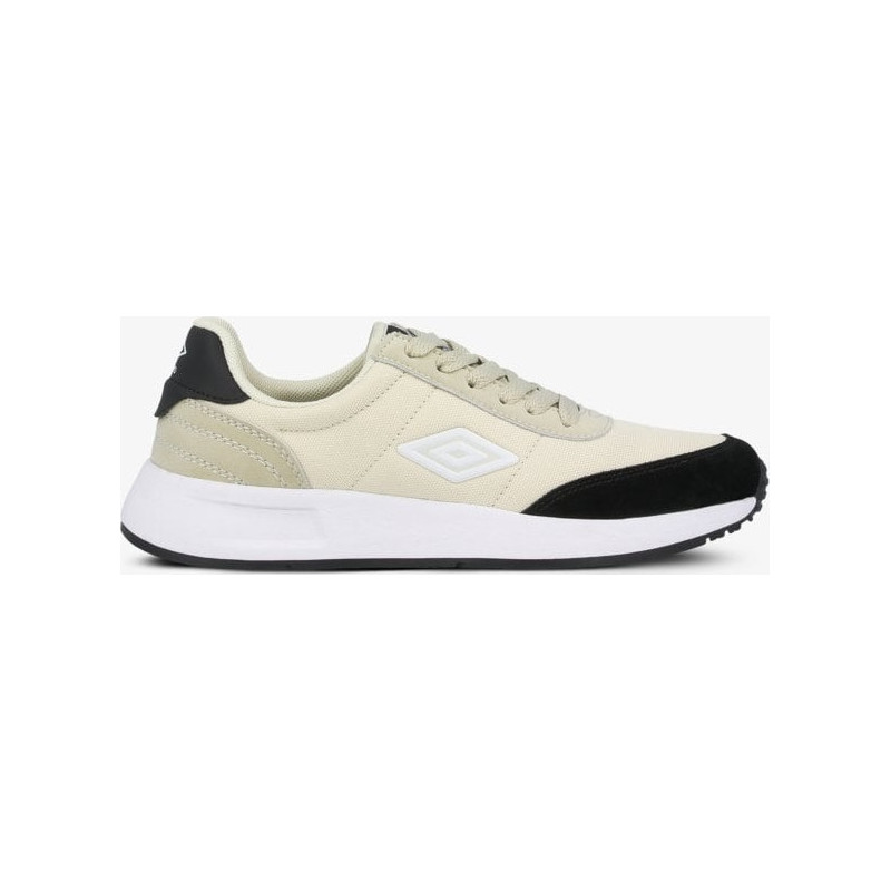 Buty sportowe Umbro z płaską podeszwą sznurowane
