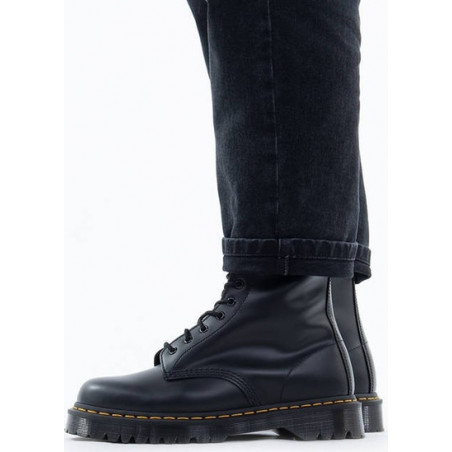 Buty zimowe Dr. Martens w stylu casual