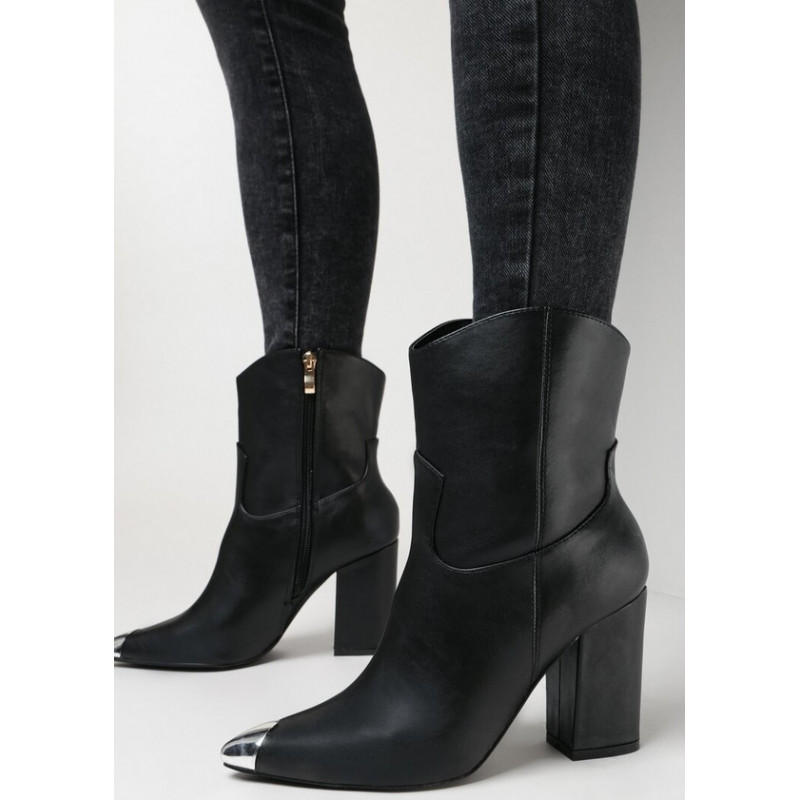 Czarne botki born2be na obcasie