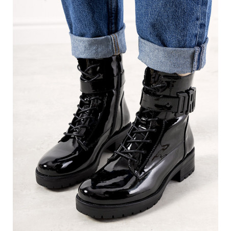 Czarne botki Gemre.com.pl lakierowane sznurowane w stylu casual