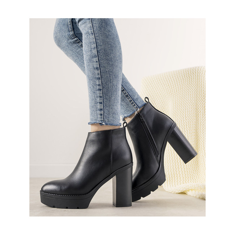 Czarne botki Gemre.com.pl na obcasie