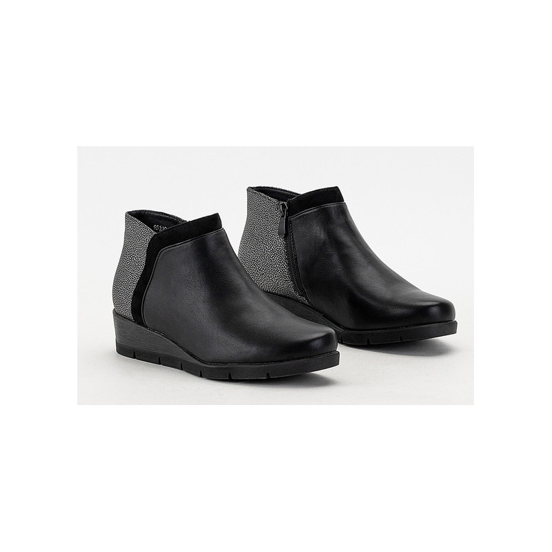 Czarne botki Royalfashion.pl w stylu casual