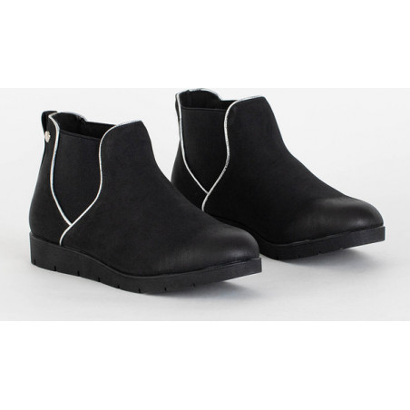 Czarne botki Royalfashion.pl z płaską podeszwą