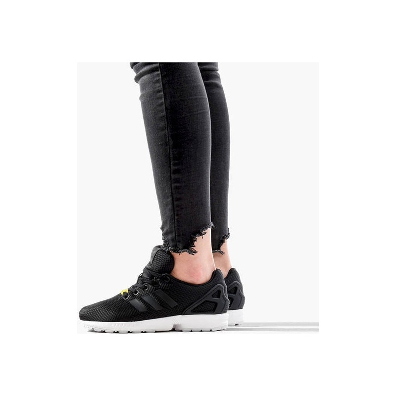 Czarne buty sportowe Adidas Originals w sportowym stylu z płaską podeszwą sznurowane