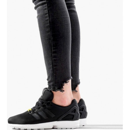 Czarne buty sportowe Adidas Originals w sportowym stylu z płaską podeszwą sznurowane