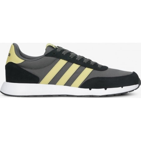 Czarne buty sportowe Adidas sznurowane w sportowym stylu