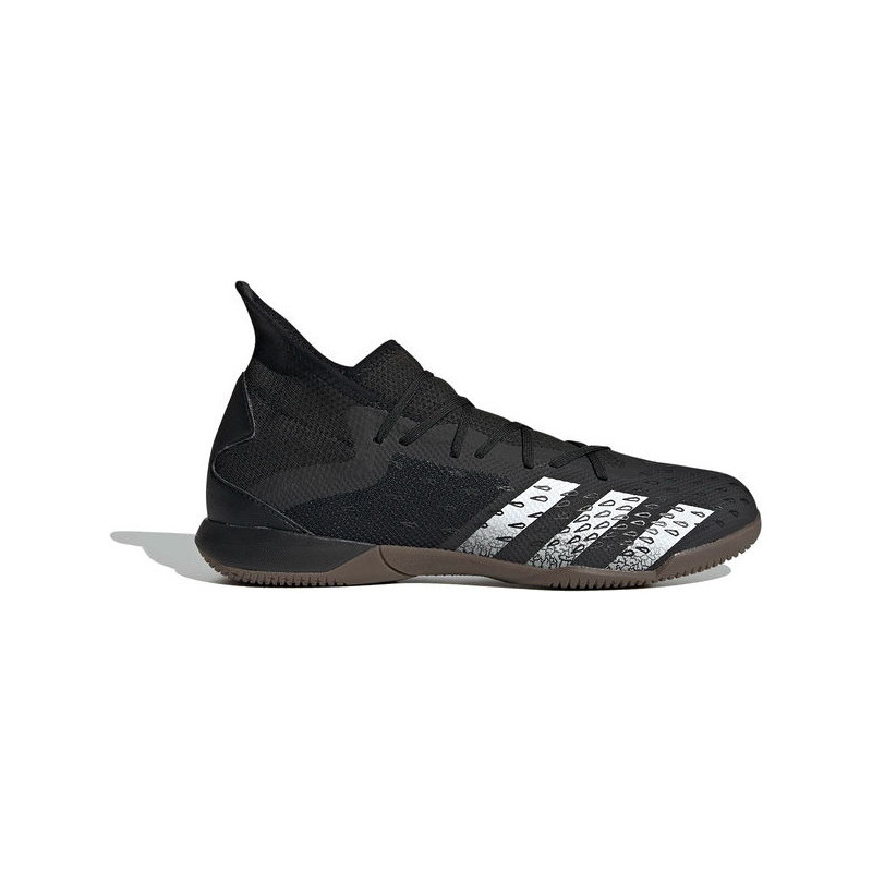 Czarne buty sportowe Adidas w sportowym stylu