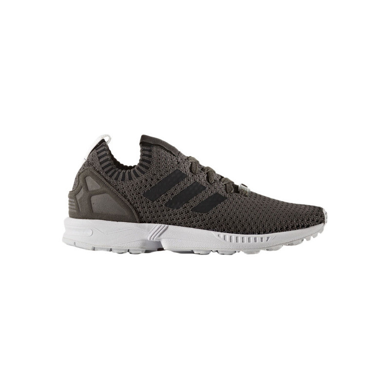 Czarne buty sportowe Adidas ze skóry z płaską podeszwą