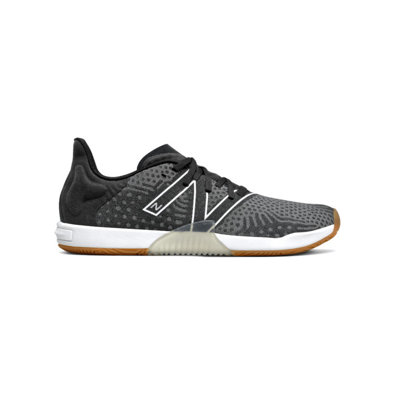 Czarne buty sportowe New Balance sznurowane